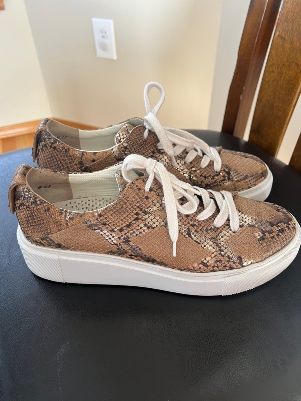 Paul Green platform sneakers. Size 9. GUC